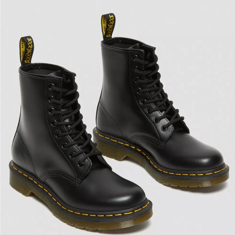 Dr. Martens 1460 WOMEN'S SMOOTH LEATHER LACE UP BOOTS SIZE 10 - Picture 1 of 11